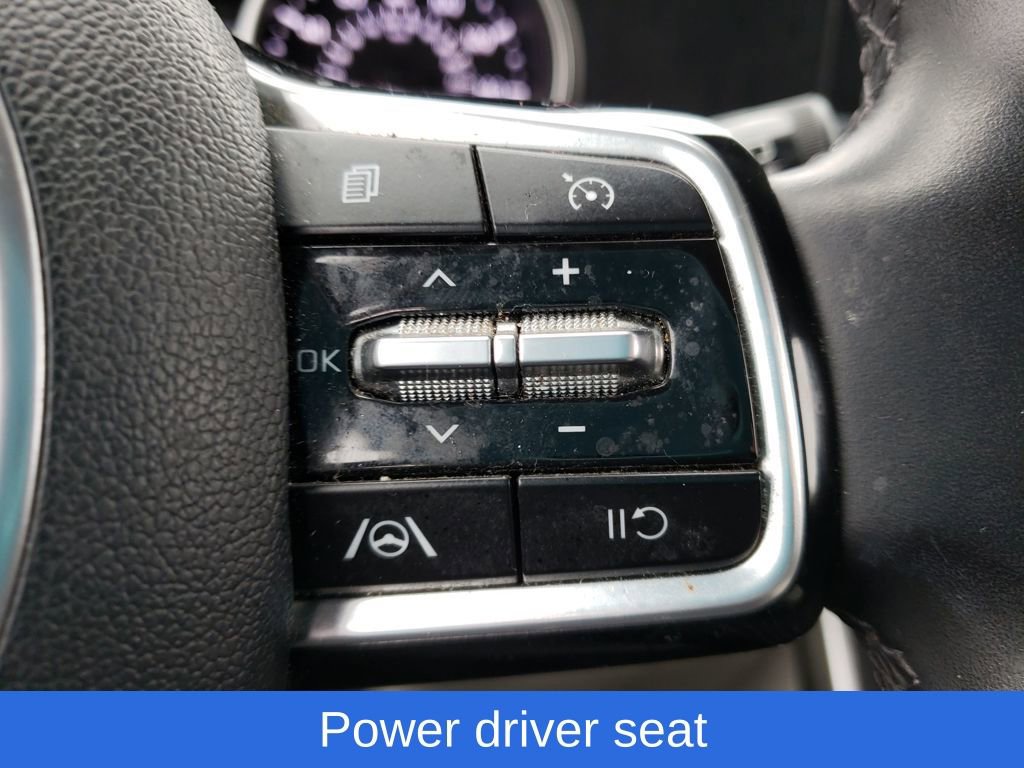 Used 2022 Kia Carnival LX image 12