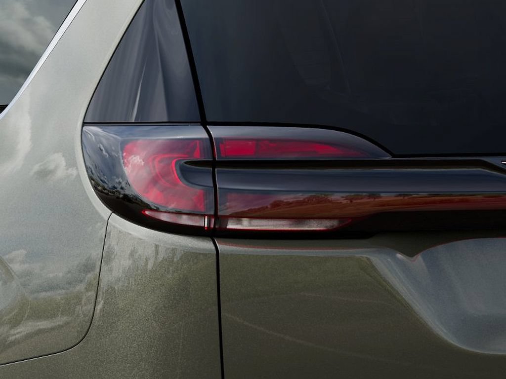 New 2027 Chrysler Pacifica Limited AWD/4WD image 9