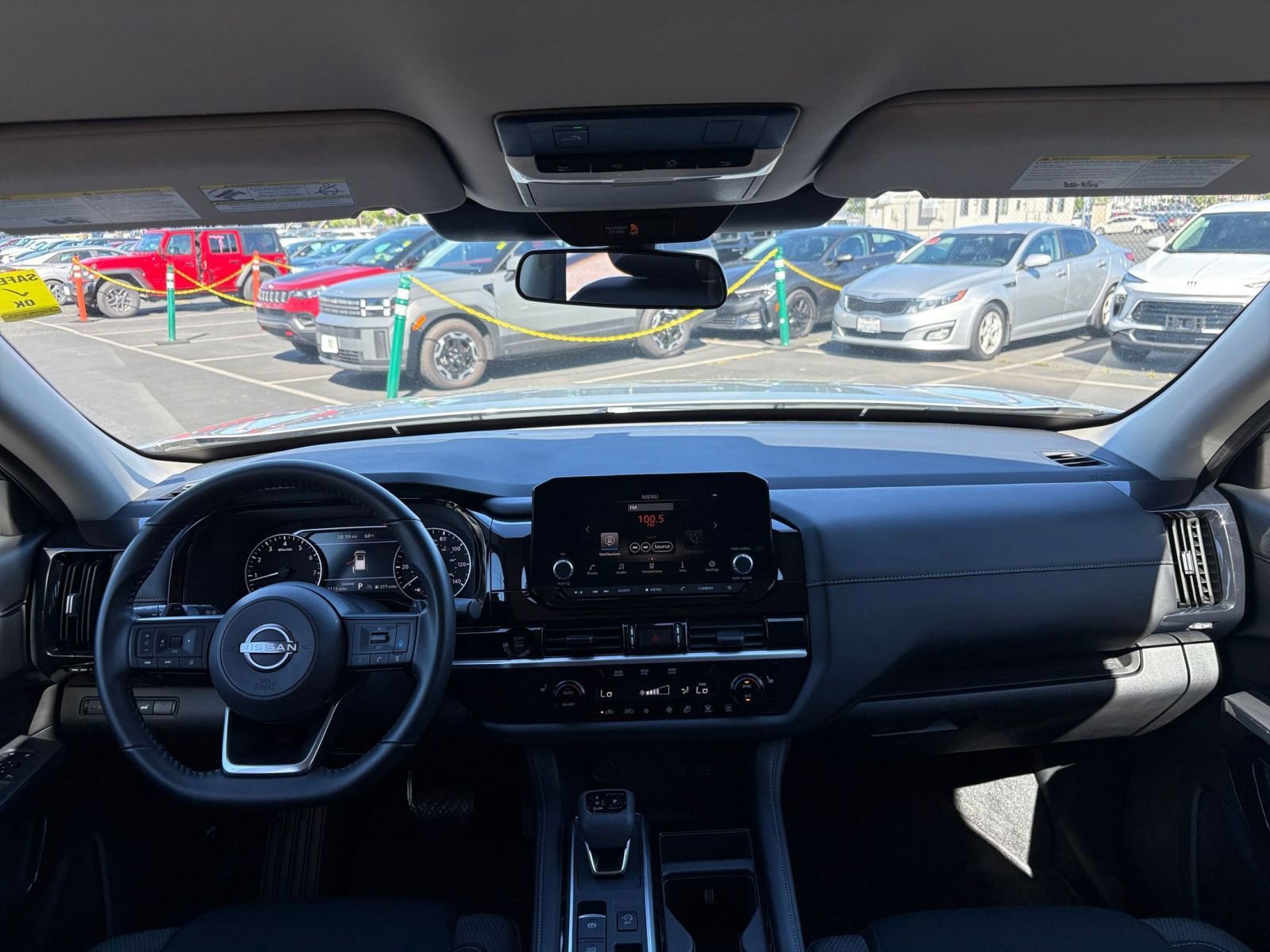 Used 2025 Nissan Pathfinder SV image 36