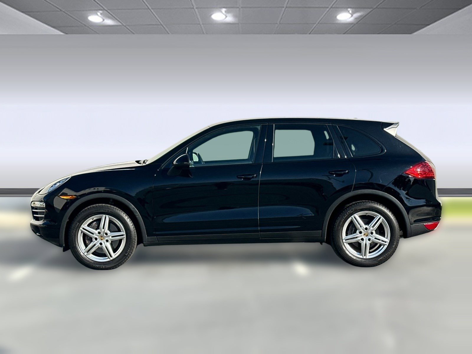 Used 2014 Porsche Cayenne Platinum Edition image 2