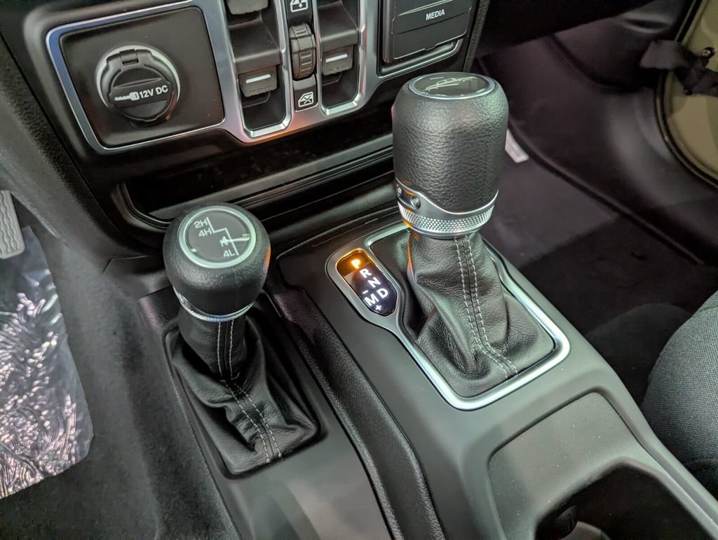 New 2026 Jeep Gladiator Sport AWD/4WD image 24