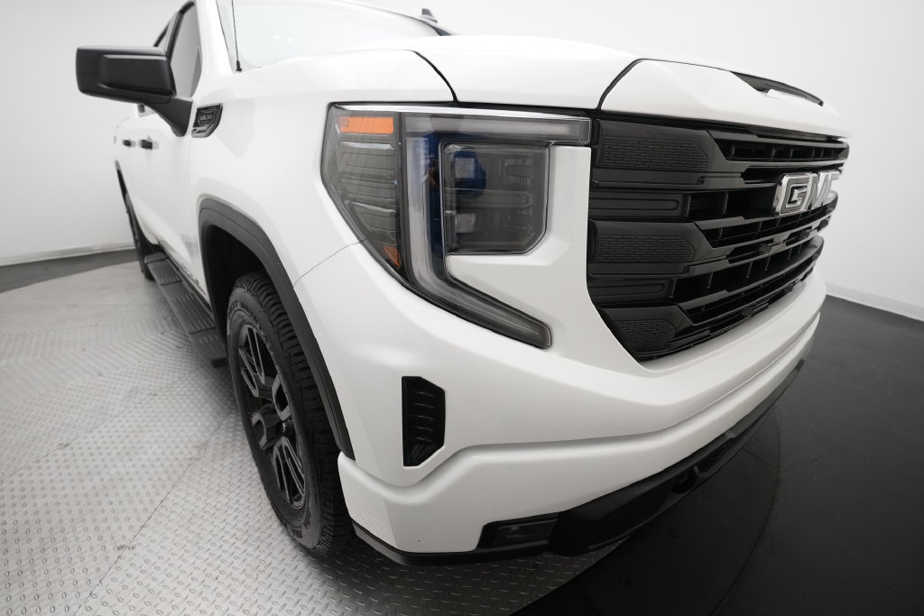 Used 2022 GMC Sierra 1500 Elevation w/ Preferred Package AWD/4WD image 21