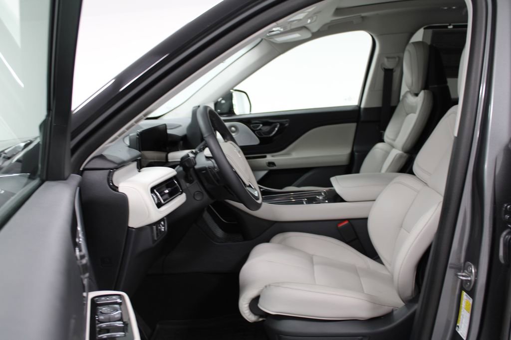 New 2025 Lincoln Aviator Reserve w/ Luxury Package image 18