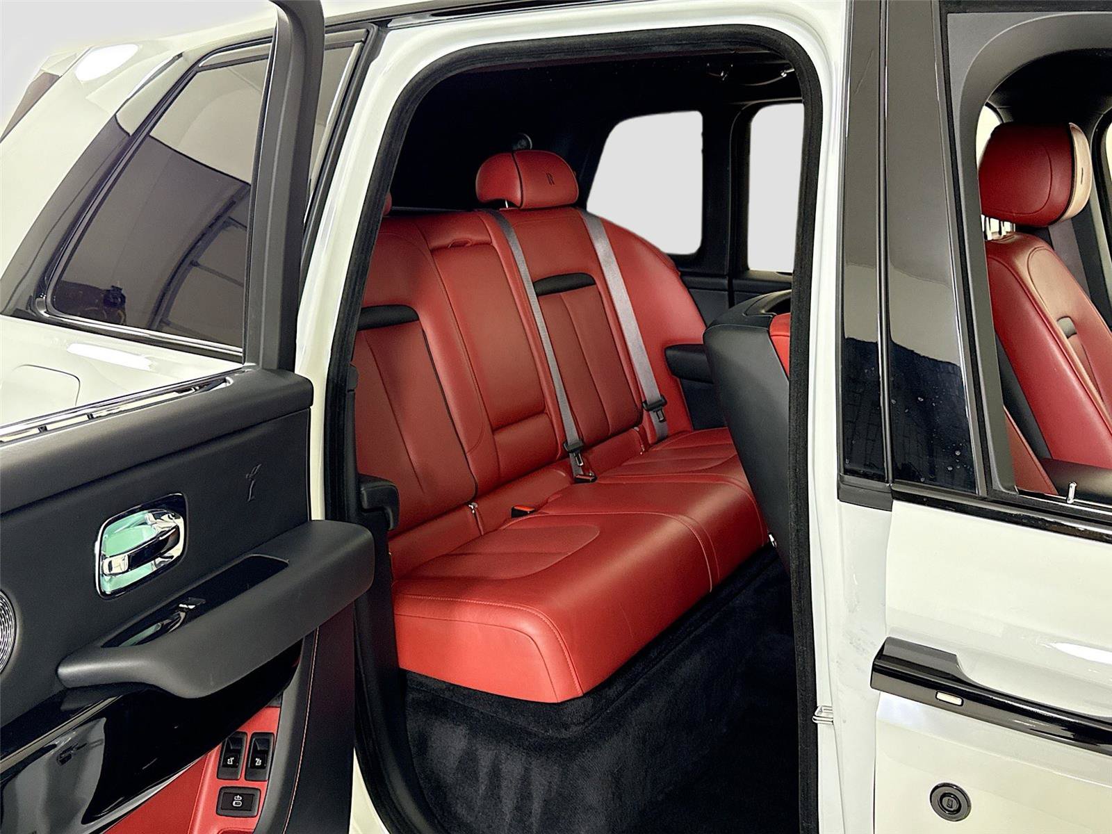Used 2021 Rolls-Royce Cullinan AWD/4WD image 29