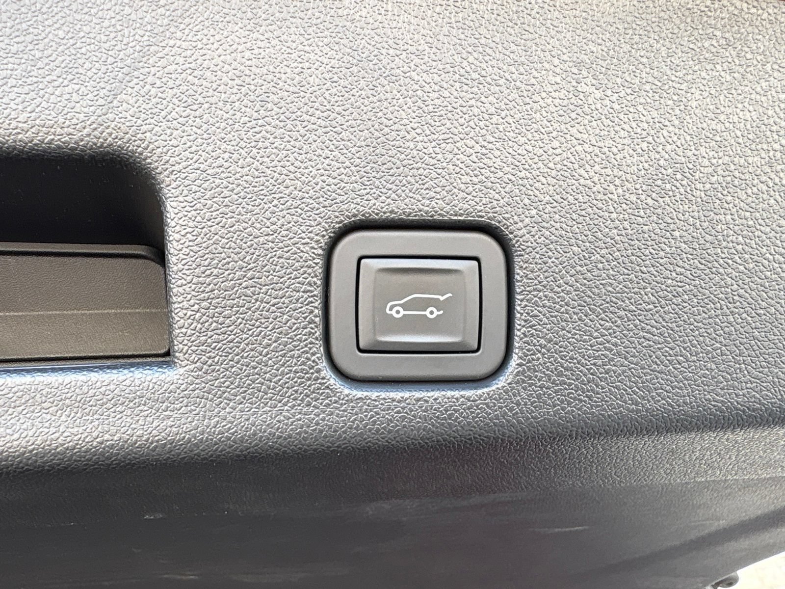 Used 2025 Buick Enclave Sport Touring FWD image 19