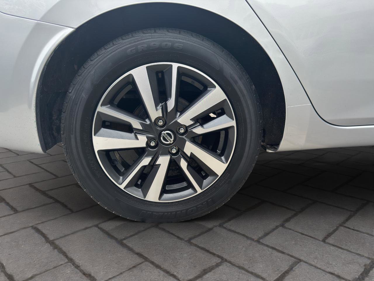 Used 2021 Nissan Versa SV image 24