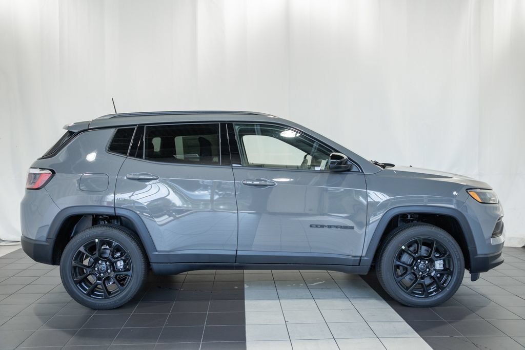 New 2026 Jeep Compass Latitude AWD/4WD image 3