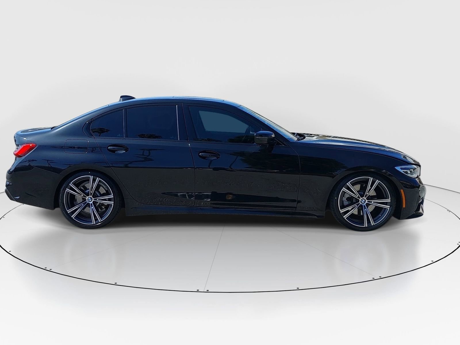 Used 2021 BMW 330i Sedan w/ M Sport Package image 8