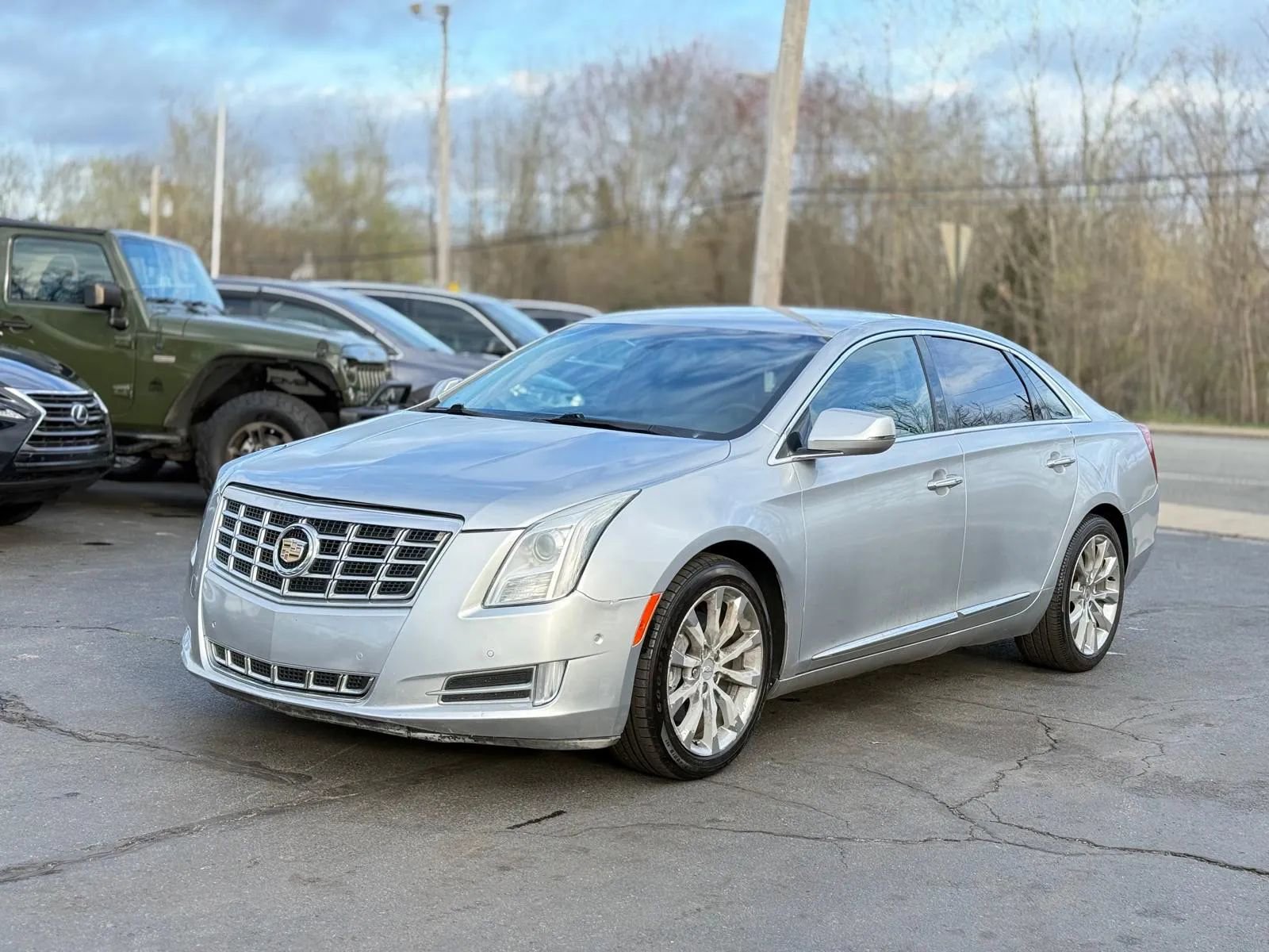 Used 2016 Cadillac XTS Luxury image 2