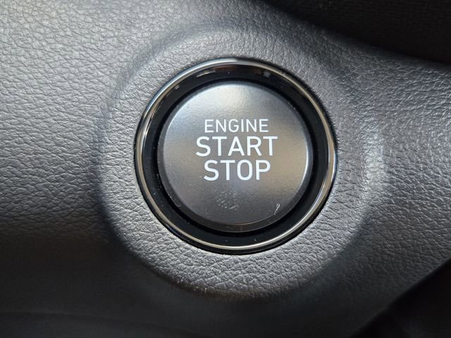 Certified 2025 Hyundai Venue SEL FWD image 21