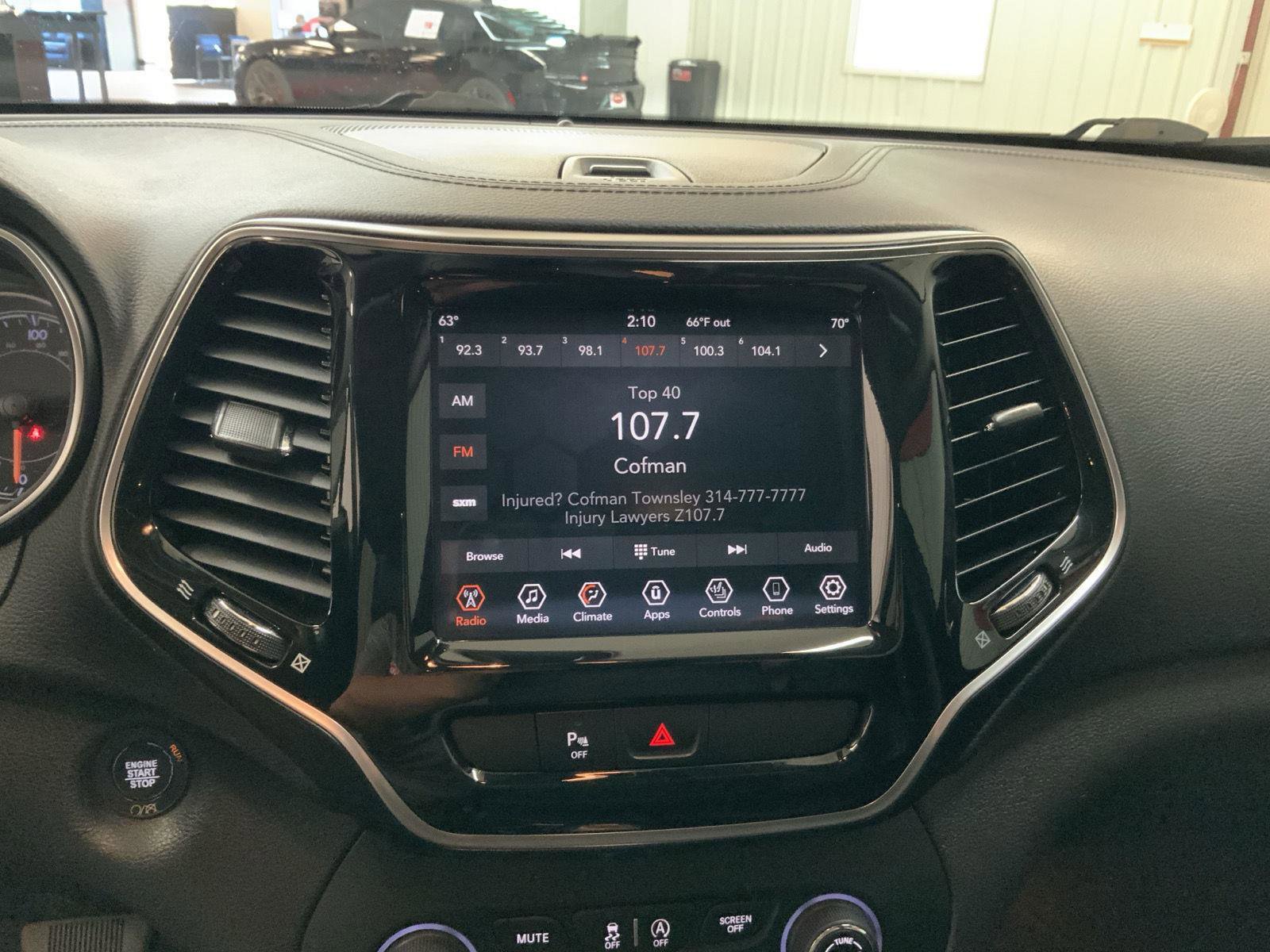 Used 2019 Jeep Cherokee Limited FWD image 23