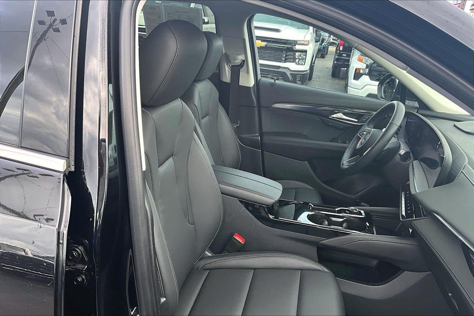 Used 2025 Buick Envision Preferred AWD/4WD image 7