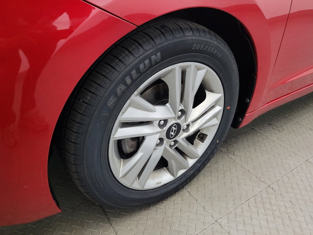 Used 2020 Hyundai Elantra SEL FWD image 31