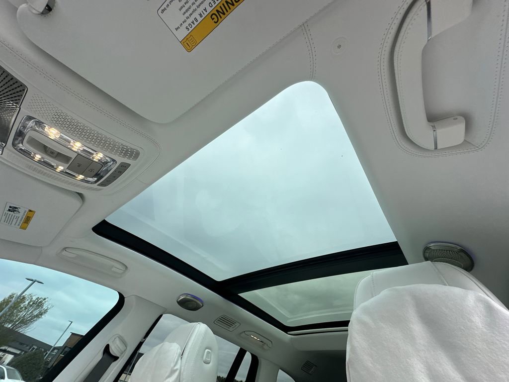 Certified 2025 Mercedes-Benz Maybach GLS 600 4MATIC image 36