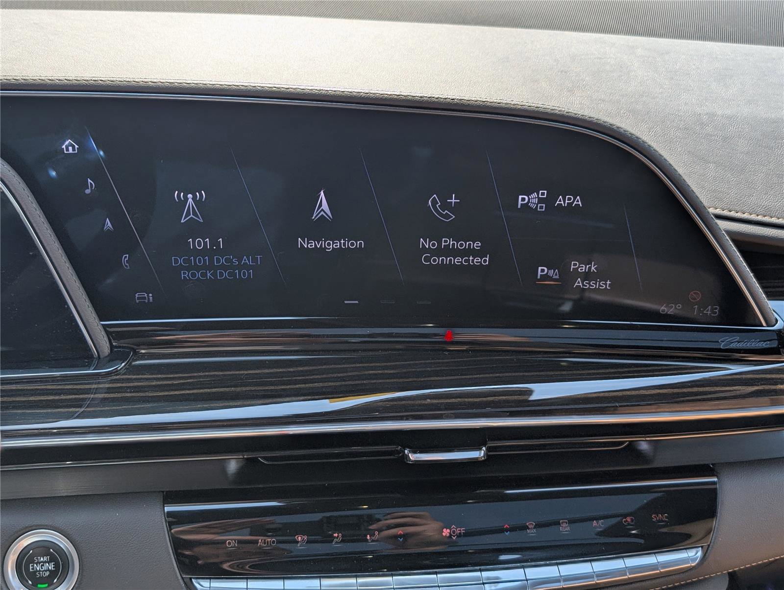 Used 2022 Cadillac Escalade Premium Luxury image 35