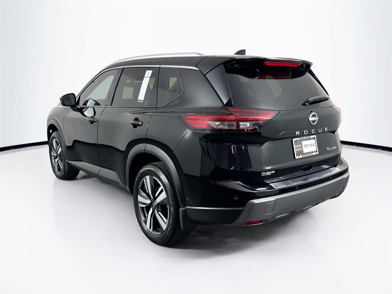 Used 2024 Nissan Rogue SL AWD/4WD image 13