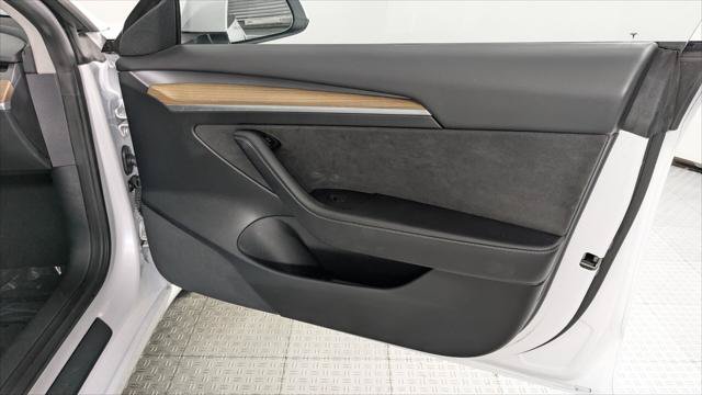 Used 2023 Tesla Model 3 Standard Range RWD image 18