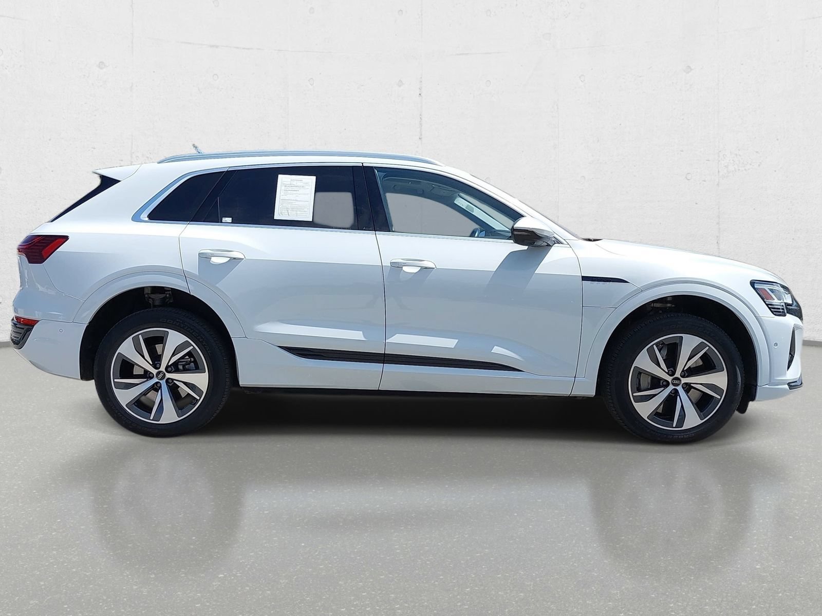 Used 2024 Audi Q8 e-tron Premium Plus w/ Premium Plus Package AWD/4WD image 4
