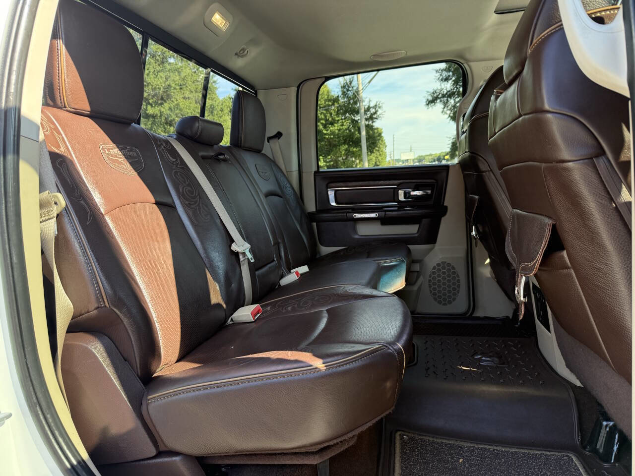 Used 2017 RAM 3500 Laramie Longhorn image 17