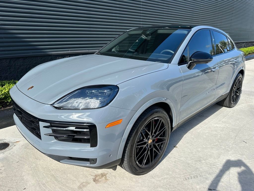 Used 2025 Porsche Cayenne S image 7