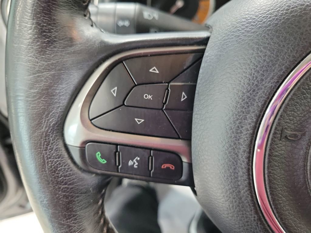 Used 2020 Jeep Renegade Limited image 37