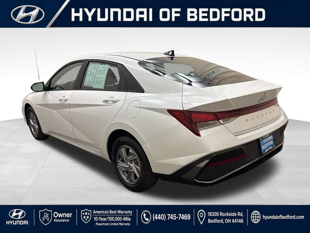 Used 2026 Hyundai Elantra SE w/ Cargo Package FWD image 9