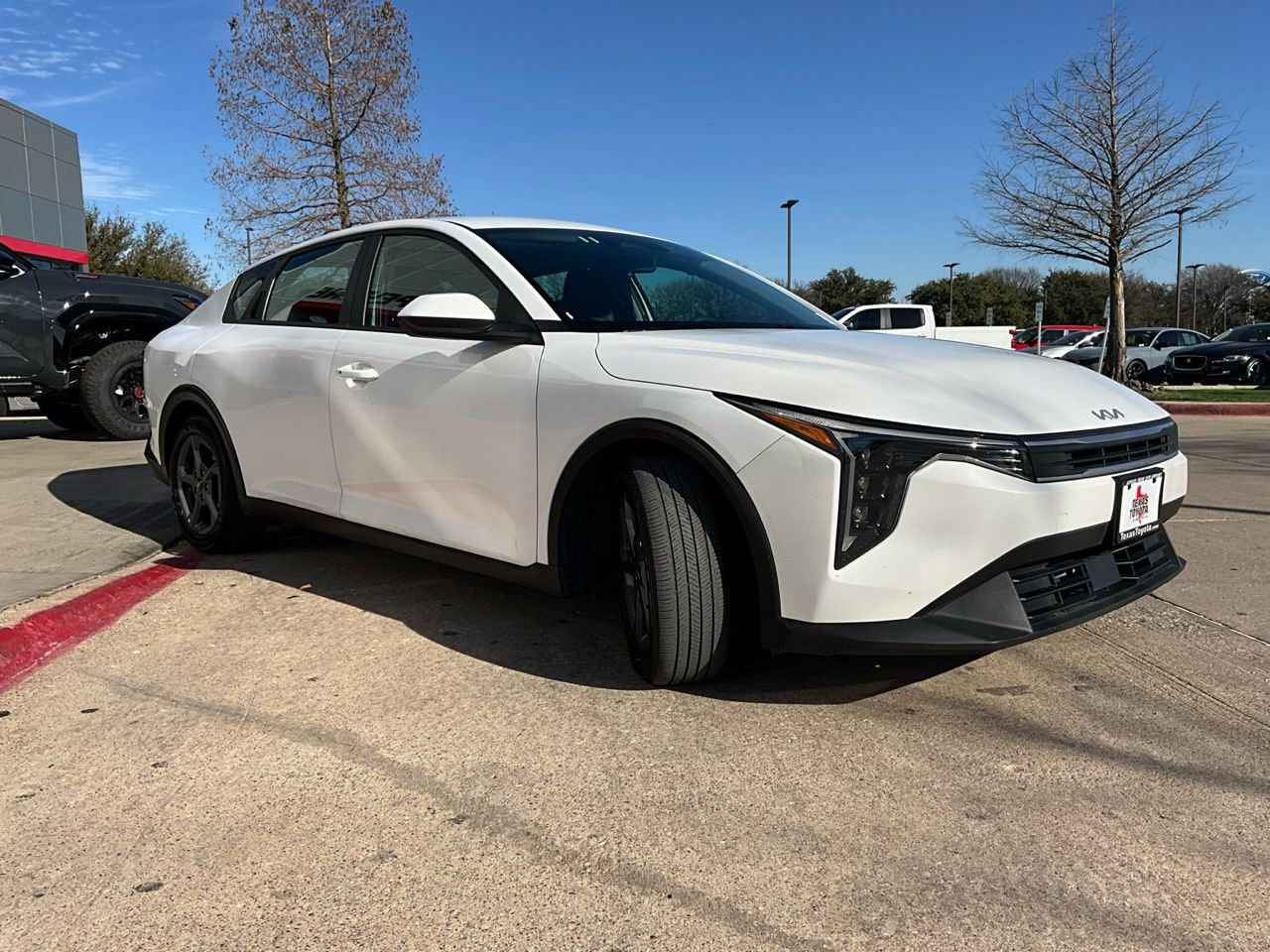 Used 2025 Kia K4 LXS image 4