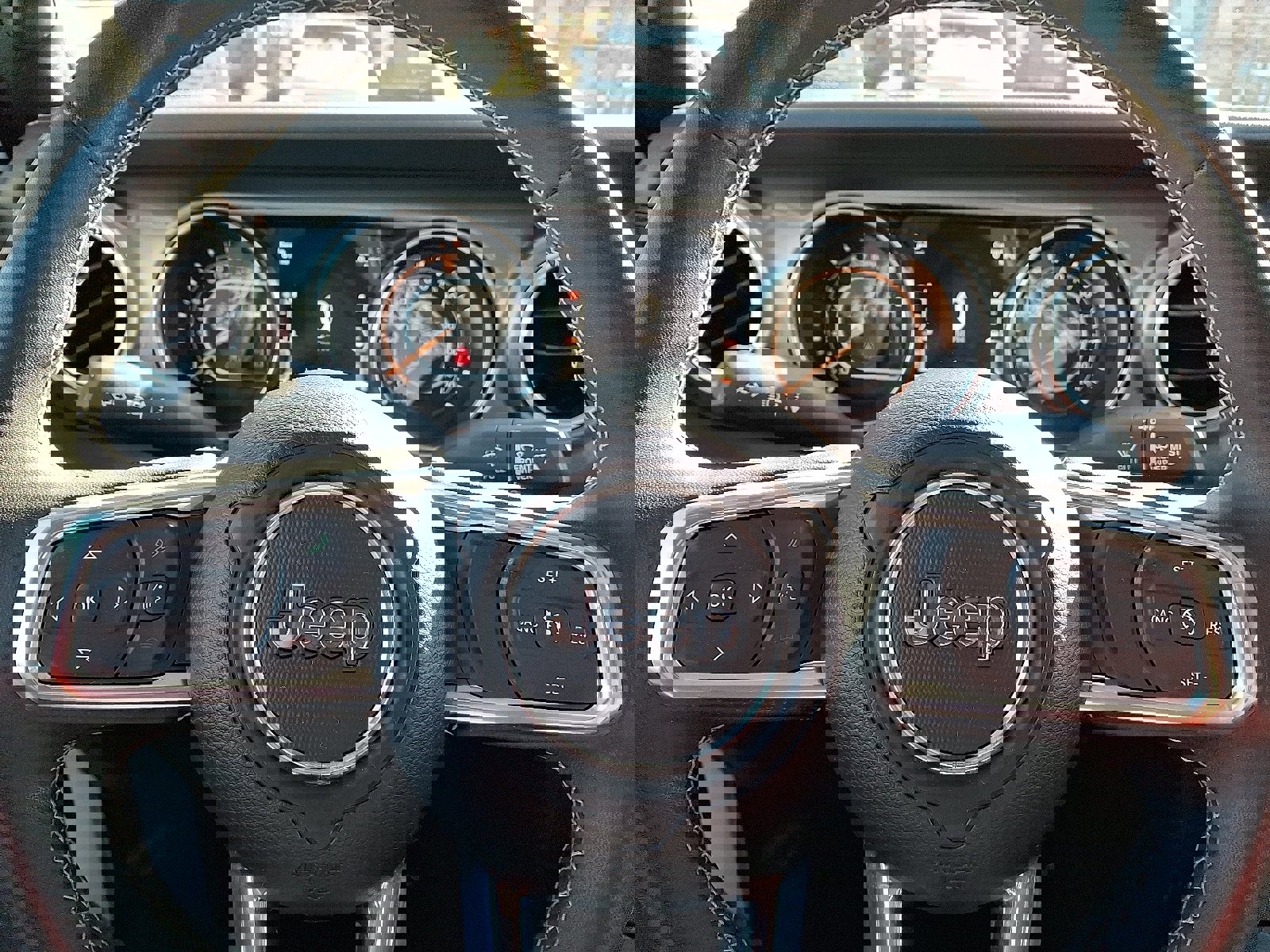 Used 2023 Jeep Gladiator Overland image 18