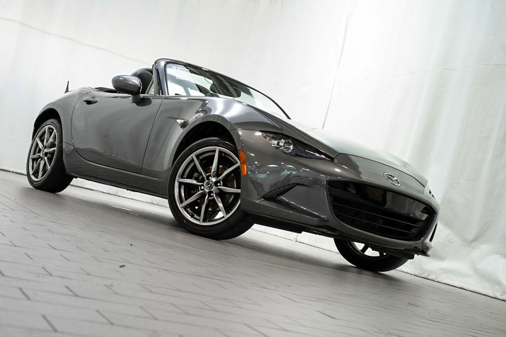 Used 2022 MAZDA MX-5 Miata Grand Touring RWD image 2