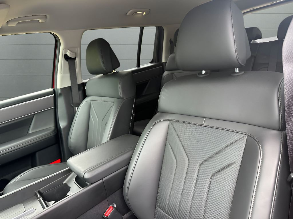 Used 2026 Hyundai Santa Fe SEL FWD image 23