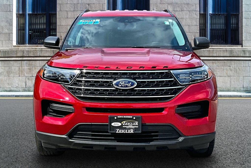 Certified 2023 Ford Explorer XLT AWD/4WD image 3