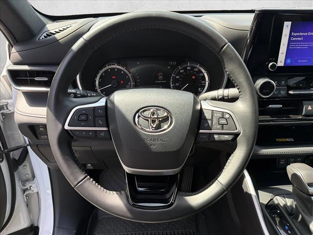 Used 2023 Toyota Highlander XSE AWD/4WD image 12
