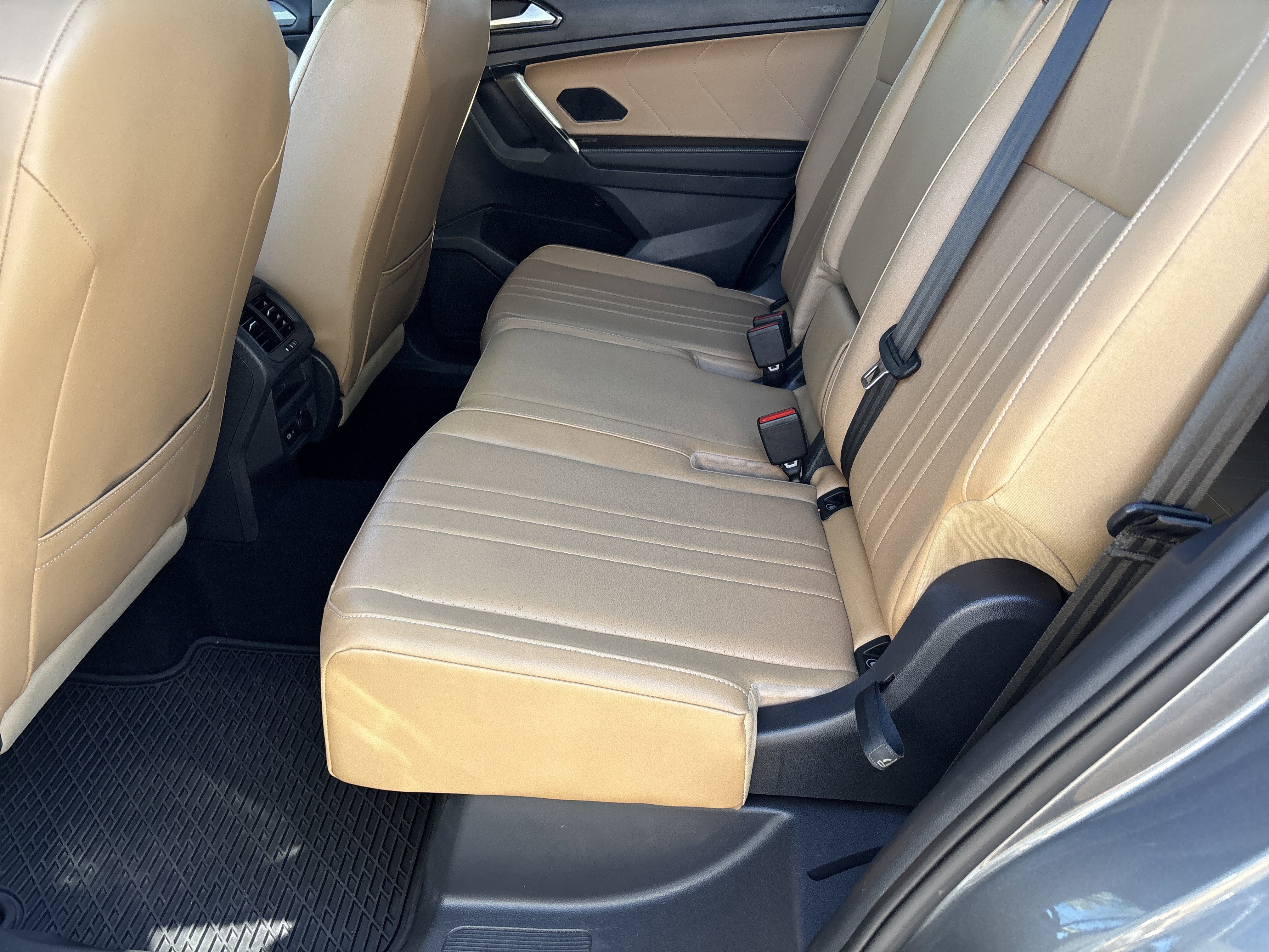 Used 2022 Volkswagen Tiguan SE image 16