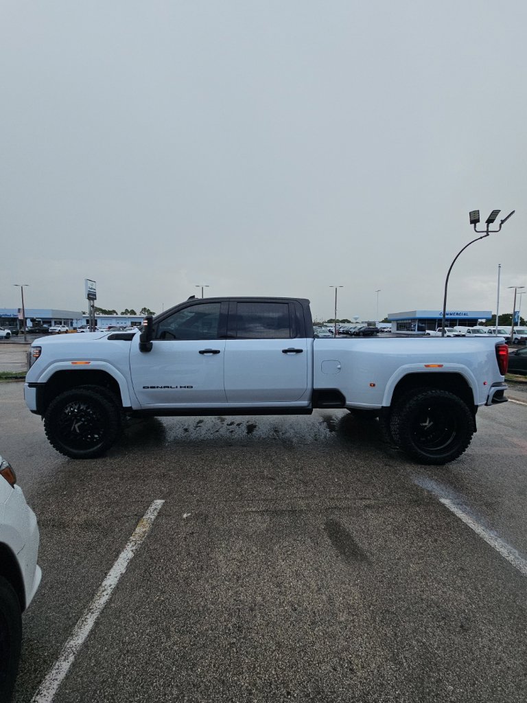 Used 2026 GMC Sierra 3500 Denali Ultimate AWD/4WD image 4