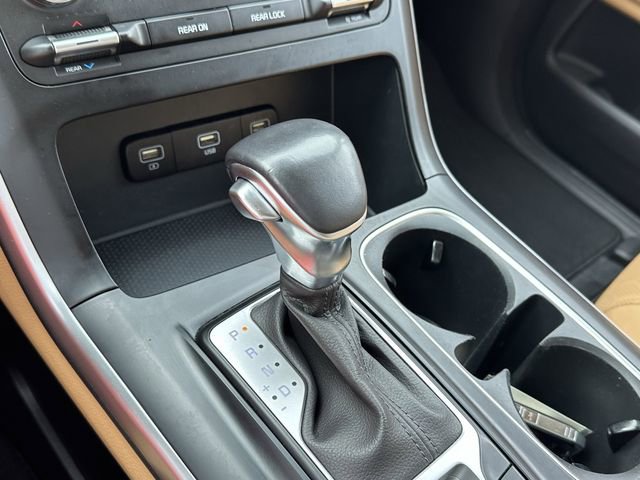 Used 2023 Kia Carnival LX image 18