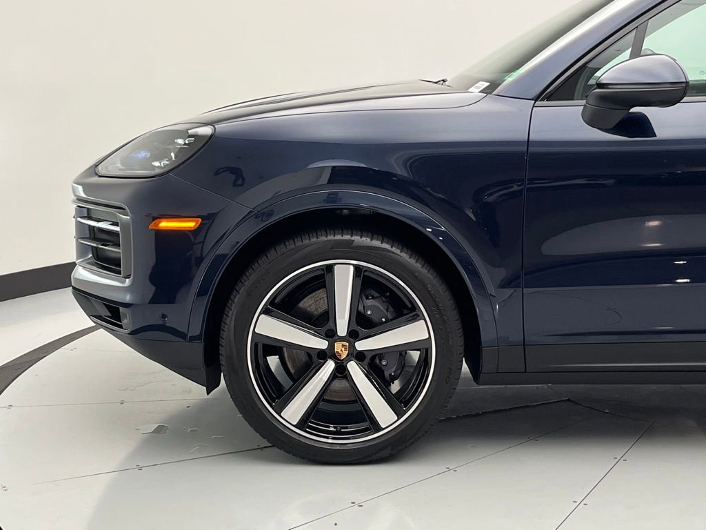 Used 2025 Porsche Cayenne image 50