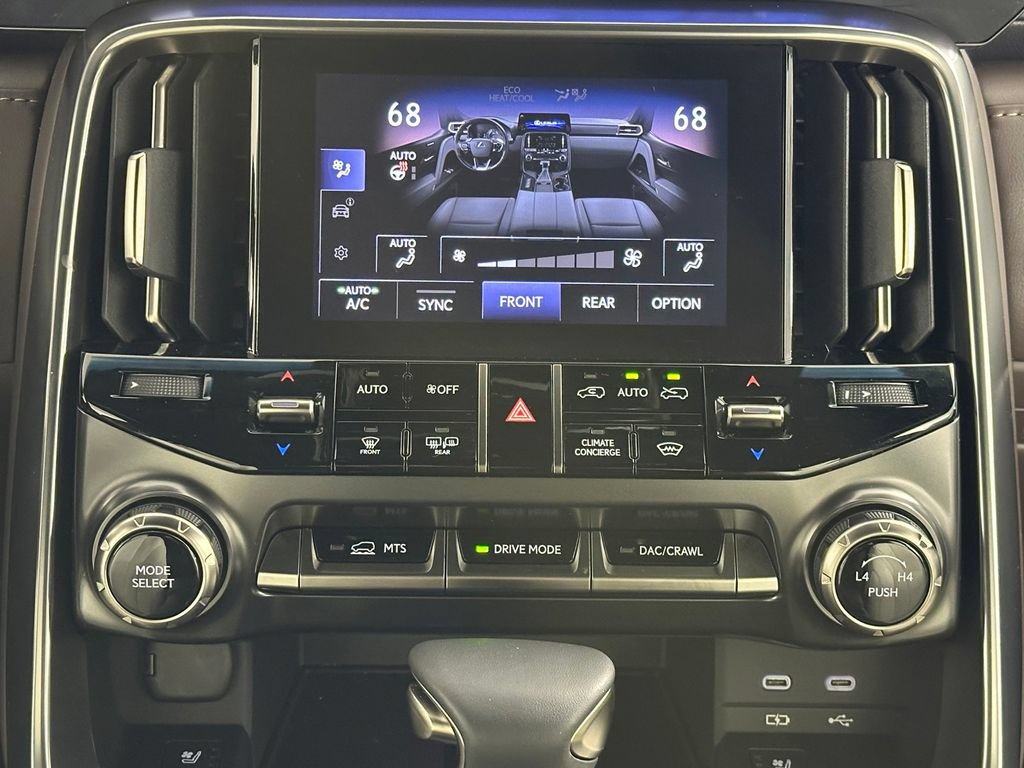 Used 2025 Lexus LX 600 4WD w/ Appearance Package image 27