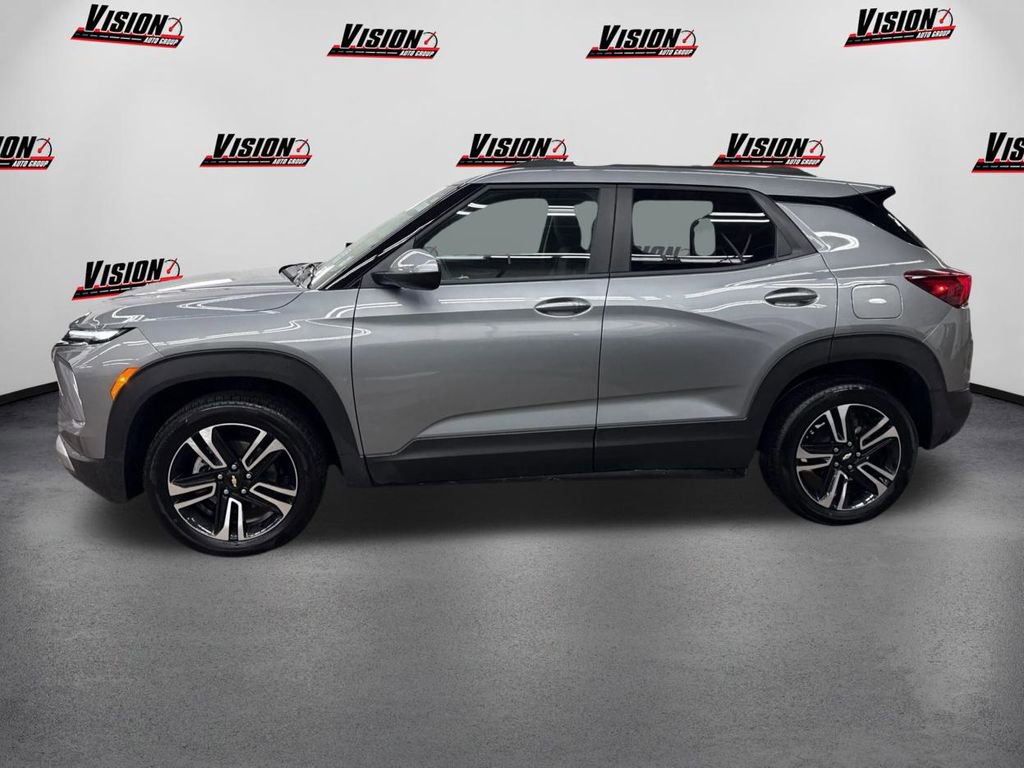 Used 2025 Chevrolet TrailBlazer LT w/ Convenience Package image 8
