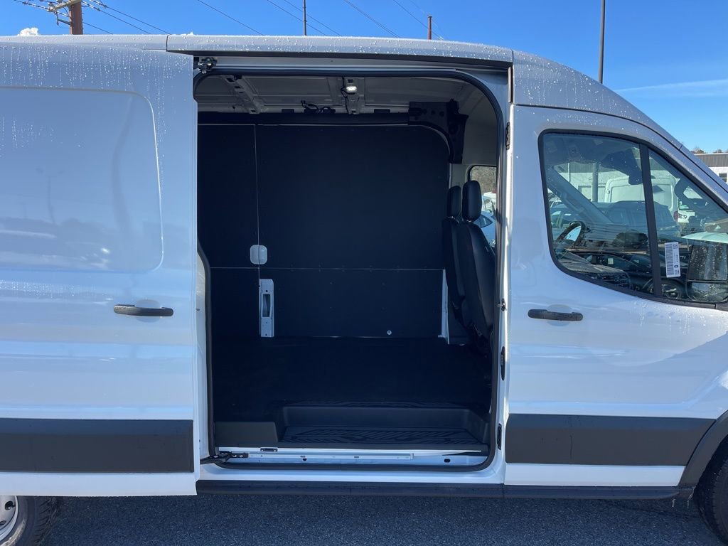 New 2026 Ford Transit 250 148 Medium Roof w/ Load Area Protection Package image 8