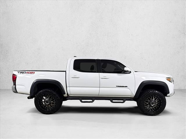 Used 2019 Toyota Tacoma TRD Off-Road AWD/4WD image 2