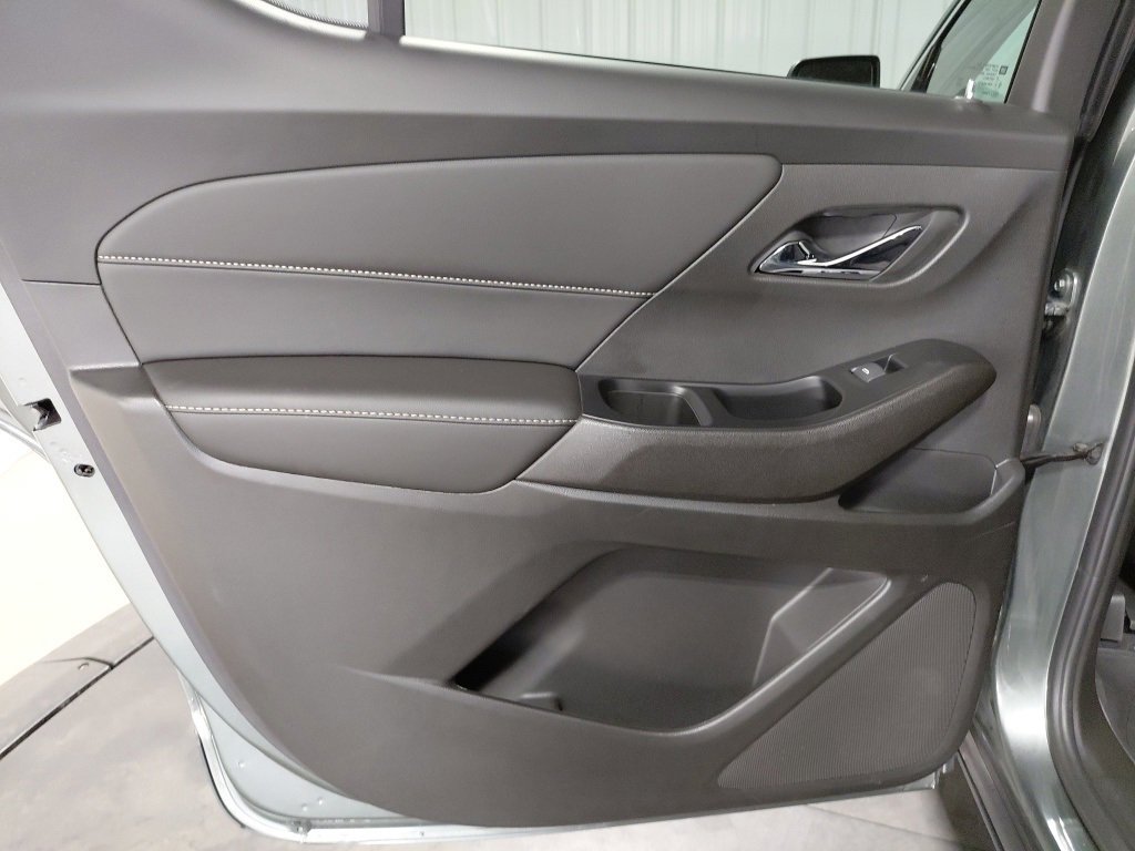 Used 2023 Chevrolet Traverse LT w/ LPO, Floor Liner Package image 17