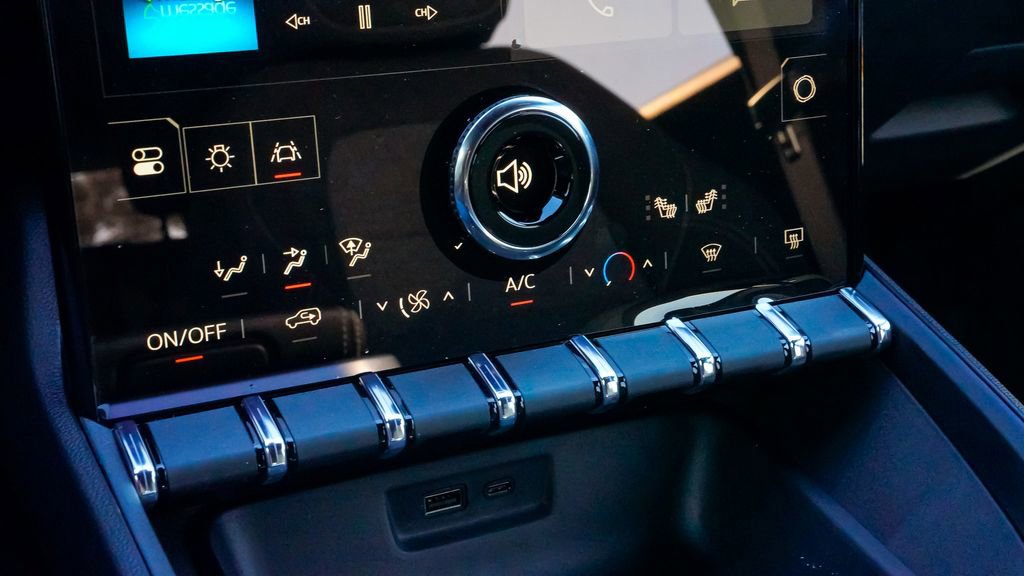 Used 2025 GMC Terrain Elevation image 30