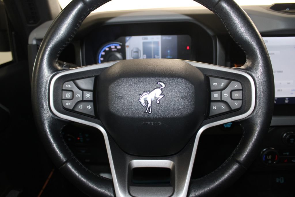 Used 2023 Ford Bronco Badlands image 35
