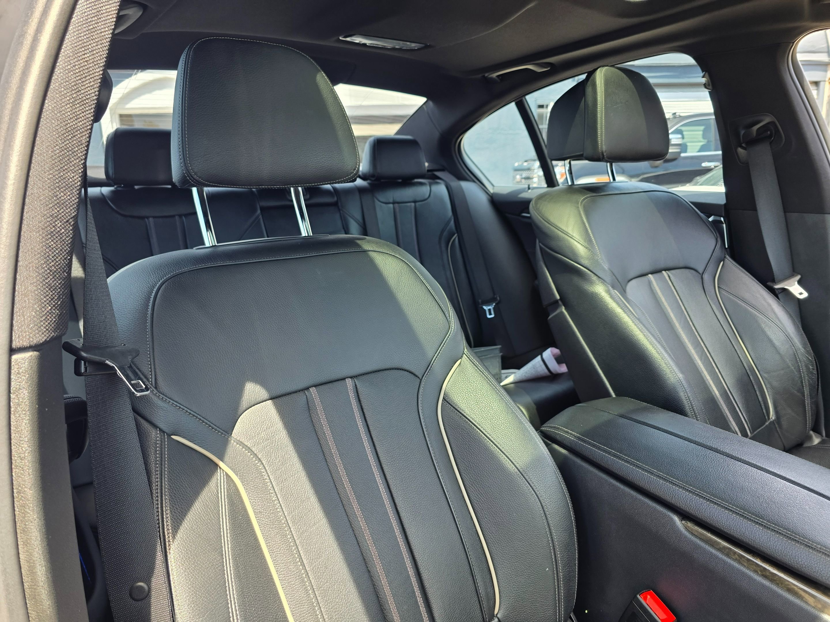 Used 2018 BMW 530i RWD image 11