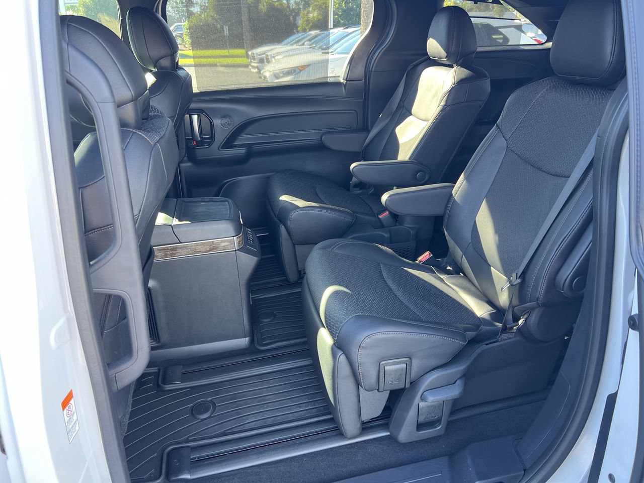 Used 2026 Toyota Sienna Limited FWD image 32
