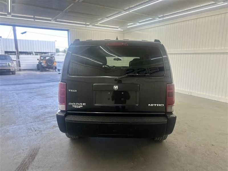 Used 2011 Dodge Nitro Heat w/ Popular Equipment Group RWD image 6