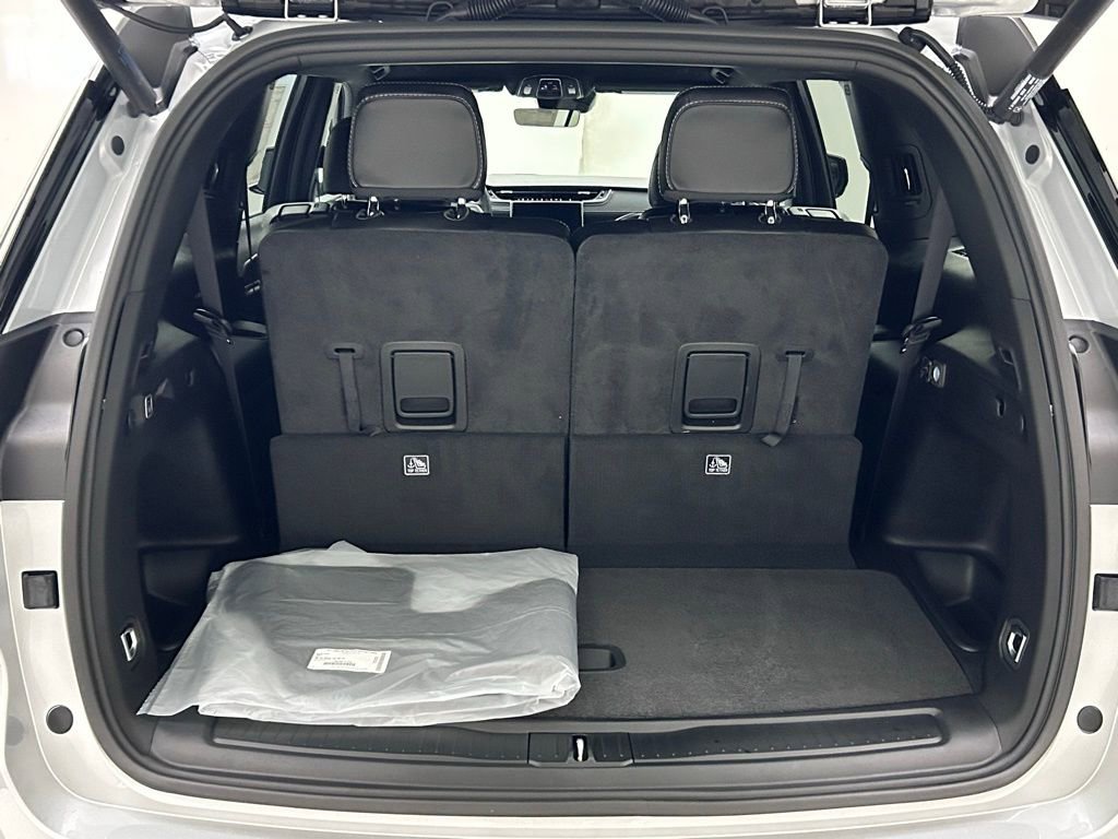 New 2025 Jeep Grand Cherokee L Limited w/ Black Appearance Package image 9