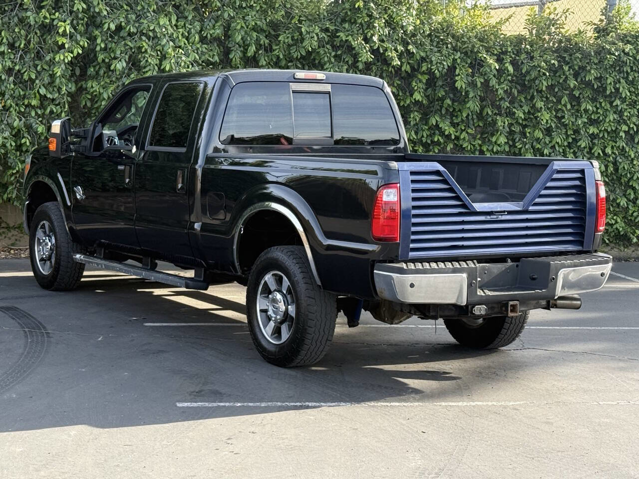 Used 2011 Ford F350 Lariat w/ Chrome Pkg image 5