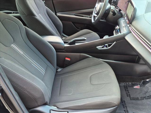 Used 2024 Hyundai Elantra SEL FWD image 19