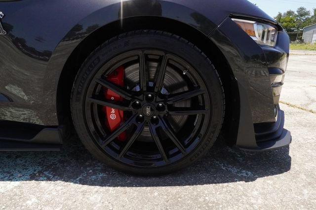 Used 2022 Ford Mustang Shelby GT500 w/ Technology Package RWD image 35
